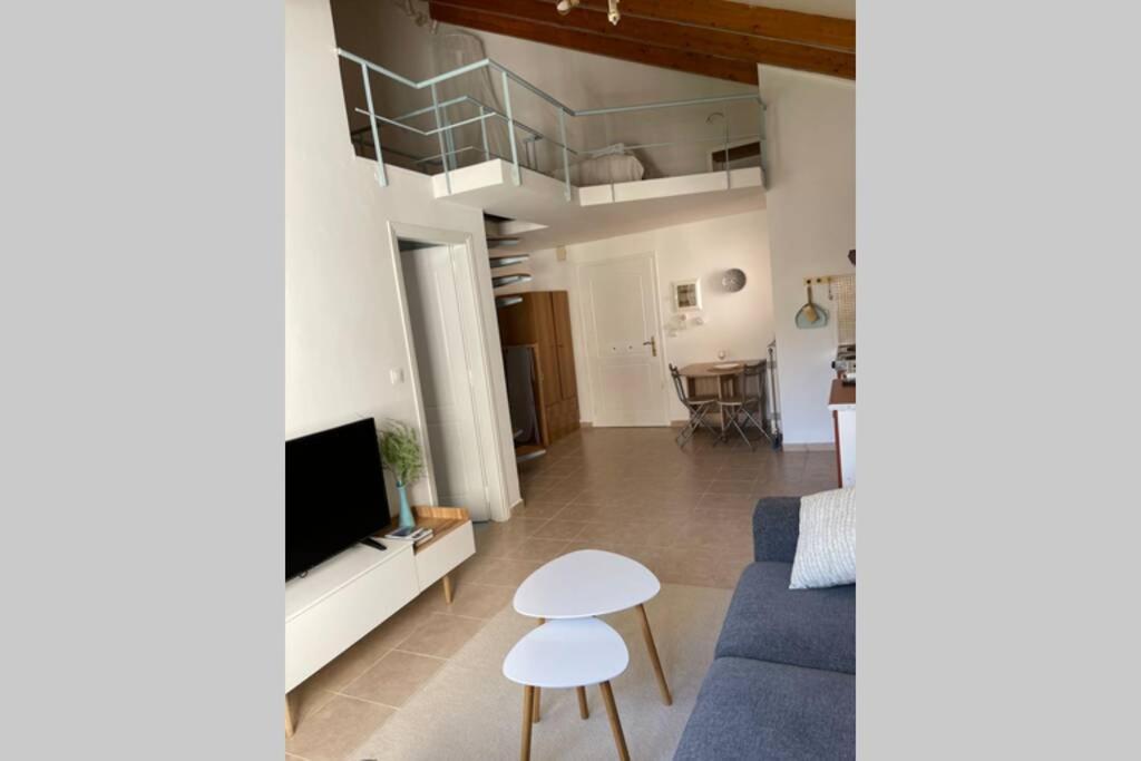 Attic Studio Stay Kalamata Exterior photo